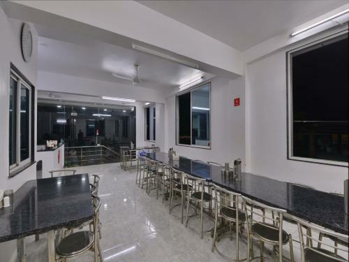 Hotel Capital O 68692 Victory In Evening