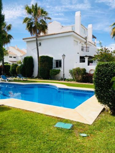 Beatiful Townhouse Los Naranjos De Marbella T003