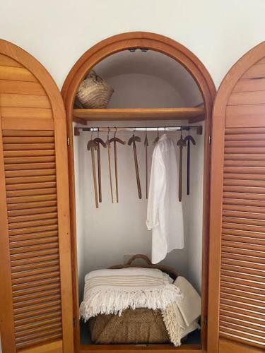 Antique Rural Dammuso With Pool And Sea View