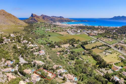 Luxury Mountain Villa With Sea Views For 12 Guests
