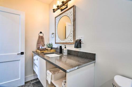 Catskills Bungalow With Fireplace And Gas Grill!