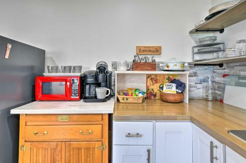 Catskills Bungalow With Fireplace And Gas Grill!