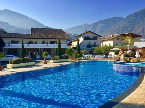 Schlosshof Charme Resort ? Hotel & Camping