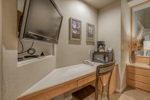 Hotel River Ridge 414b