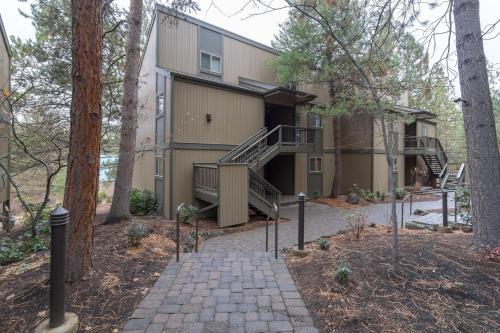 Ski House 225