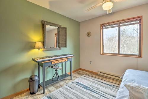 Relaxing Poconos Retreat Indoor Jacuzzi Room