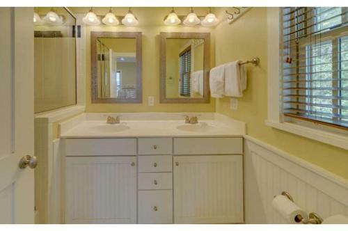 113pb Magnolia Cottages By The Sea