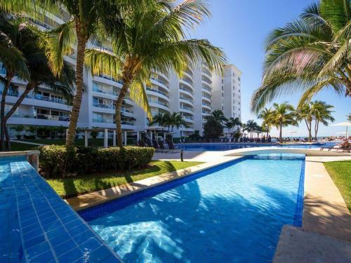 Breathtaking Villa Magna Beachfront Condo, 3 Bedrm Sleeps 6