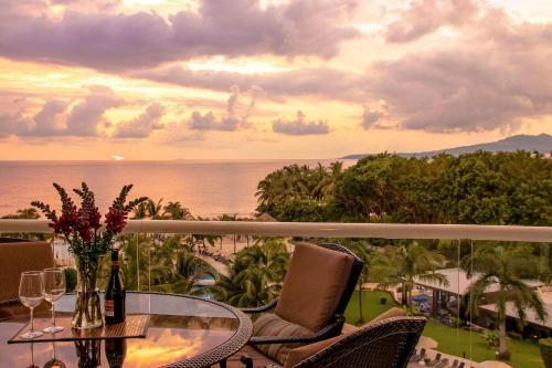 Breathtaking Villa Magna Beachfront Condo, 3 Bedrm Sleeps 6