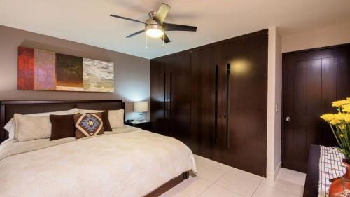 Breathtaking Villa Magna Beachfront Condo, 3 Bedrm Sleeps 6