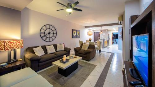 Breathtaking Villa Magna Beachfront Condo, 3 Bedrm Sleeps 6