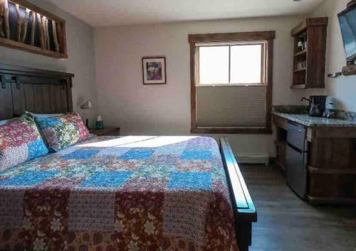 Bed & Breakfast Clear Creek Inn