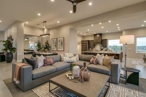 Luxurious Fountain Hills Designer Home Wviews