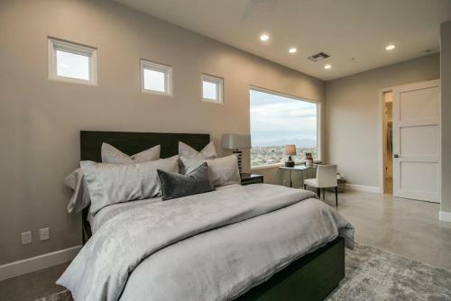 Luxurious Fountain Hills Designer Home Wviews