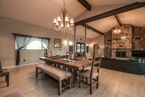 Spectacular Fountain Hills 5 Bdrm Wpool And Views