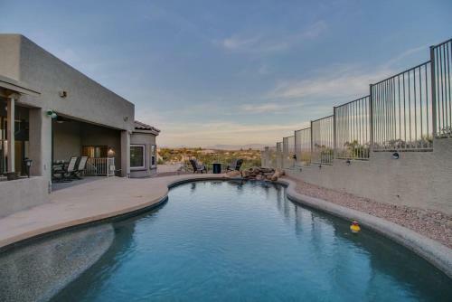 Breathtaking Views And Htd Pool In Fountain Hills