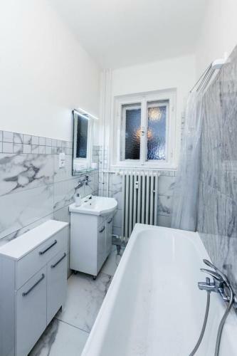 Fairytale Apartment Under The Castle - 5 Min City!