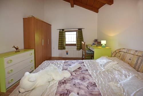 Hostal Holiday House Lena