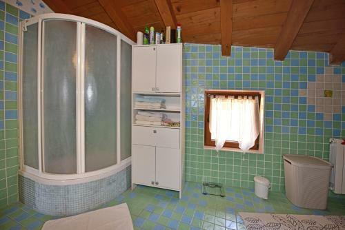 Hostal Holiday House Lena