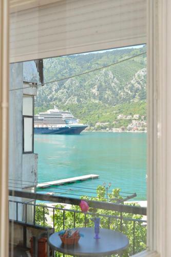 Sea View Apartment, Free Parking, Great Location