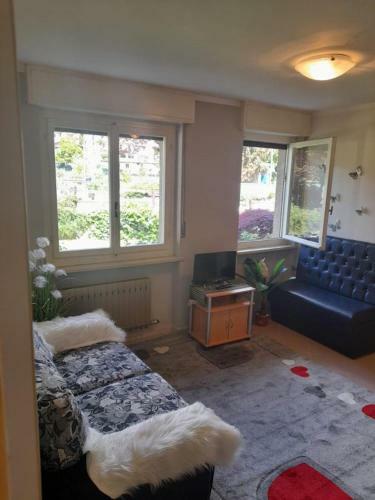 Lovely 1bedroom Apartment Central Valley Location