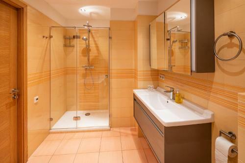 Old Riga Two Bedroom Apartment At Galleria