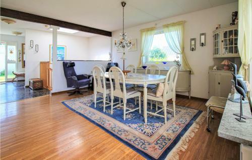 Awesome Home In B�stad With Wifi And 2 Bedrooms