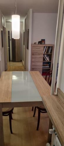 Thomas Apartment 028