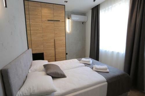 Bonanza Apartments