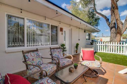 Stylish Arcadia 2-bdrm With Comfort And Charm