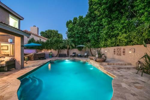 Luxe Scottsdale Home Wpool, Spa, & Tesla Charger