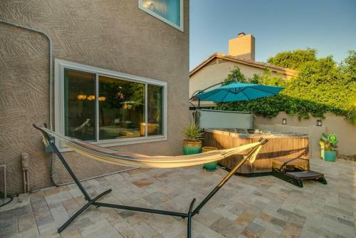 Luxe Scottsdale Home Wpool, Spa, & Tesla Charger
