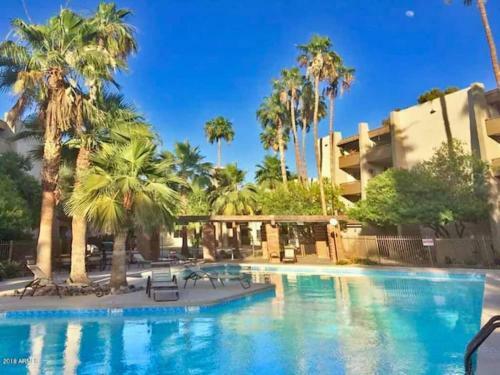 Charming 1-bdrm Condo Steps To Old Town Scottsdale