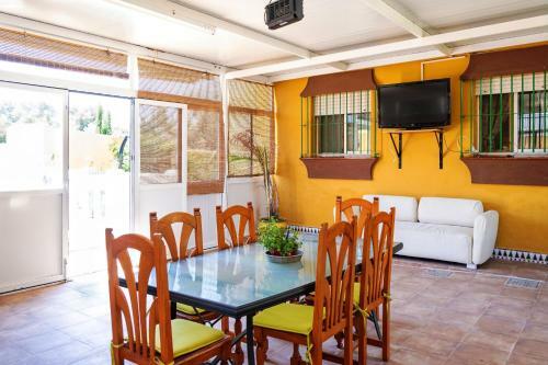 Chalet Con Piscina Privada, Jard�n Y Barbacoa