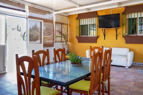 Chalet Con Piscina Privada, Jard�n Y Barbacoa