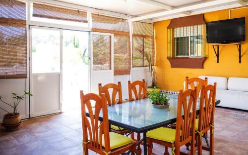 Chalet Con Piscina Privada, Jard�n Y Barbacoa