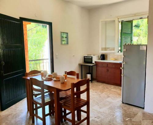 Apartamento Benitses By The Sea