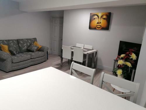 Oak House Apartment