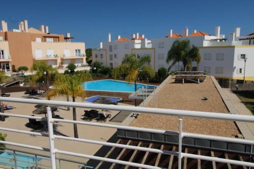 Cabanas Gardens - Stunning 1 Bedroom Apartment - Communal Pool