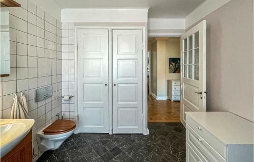 Nice Home In G�teborg With Wifi And 3 Bedrooms