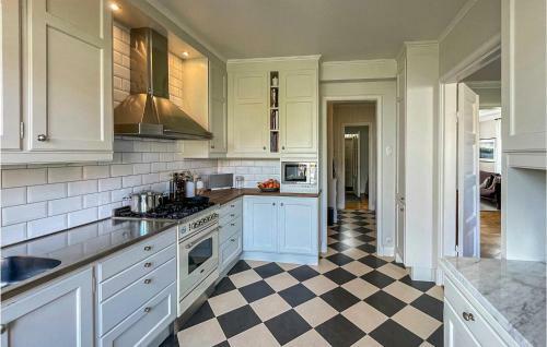 Nice Home In G�teborg With Wifi And 3 Bedrooms