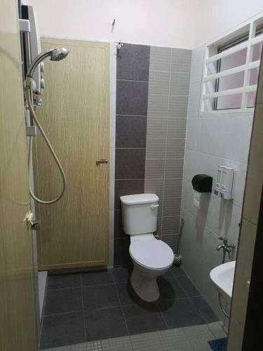 Ipoh-botani 4 Bed Rooms Corner House Home Stay