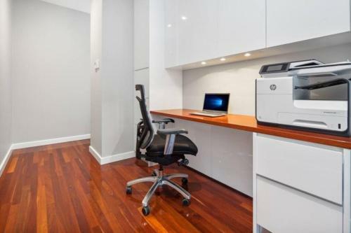 Deluxe Norwood 3 Bdrms, Pool, Wifi Sleeps 6