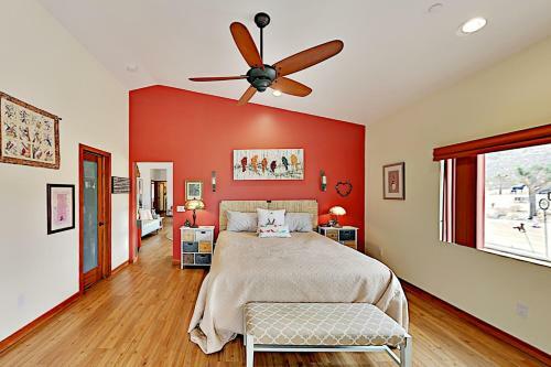 Modern Gated Charmer