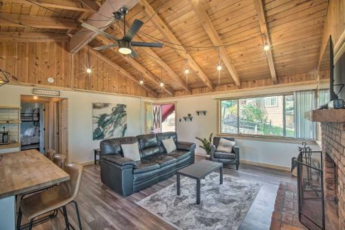 Newly Renovated Lake Arrowhead Cabin With Deck!