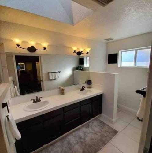 Lake Havasu Retreat W Pool Everything Nearby!