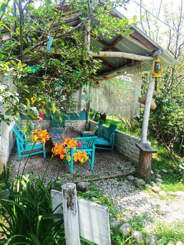 Meraki Cottages