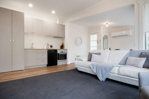 Cute Apartment On The City Fringe