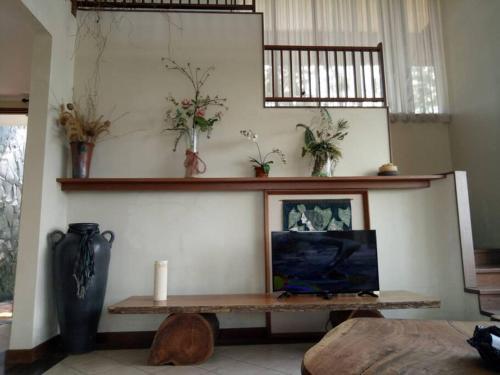 Luxury Villa Lembang Bandung (villa Istana Bunga)