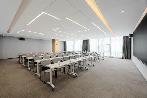 Atour Hotel Nanning Wuxiang Headquarter Base